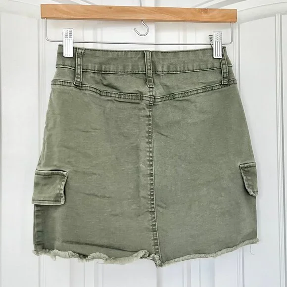 SO Juniors Olive Army Green High-Waist Cargo Pocket Frayed Hem Mini Skirt - Sz 1 - Picture 4 of 6